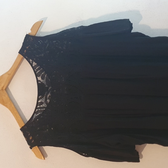 Ladies Blouse - Picture 4 of 4